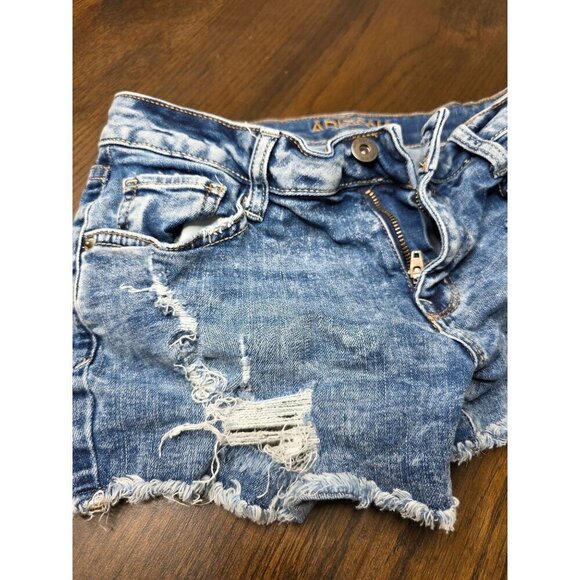 Arizona distressed jean shorts. soft & stretchy size 1 - Picture 13 of 13